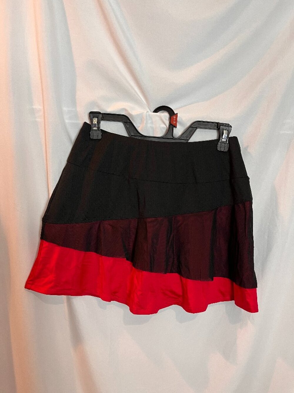 Women's Red/black Tail Skort size S